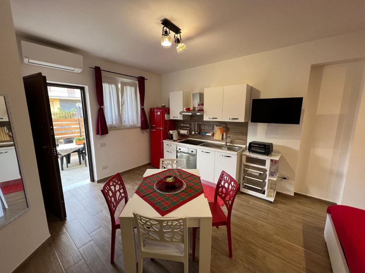 J&M House Villa Фонди Екстериор снимка