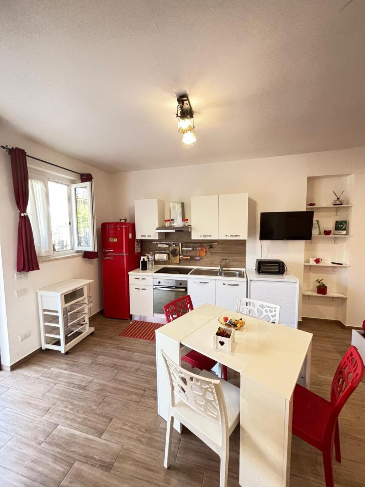 J&M House Villa Фонди Екстериор снимка